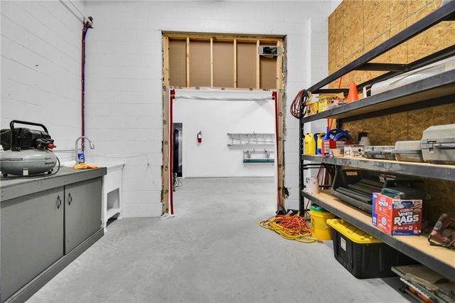 7315 Sni A Bar Road, Kansas City, MO 64129