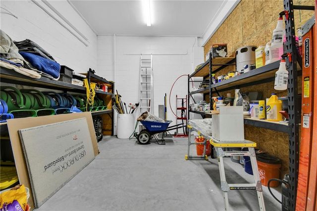 7315 Sni A Bar Road, Kansas City, MO 64129