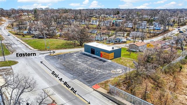 7315 Sni A Bar Road, Kansas City, MO 64129