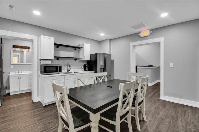 7315 Sni A Bar Road, Kansas City, MO 64129