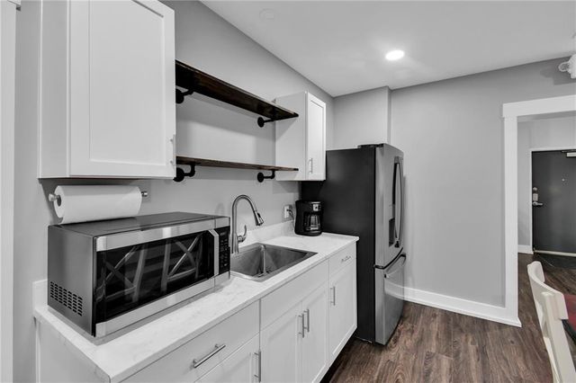 7315 Sni A Bar Road, Kansas City, MO 64129
