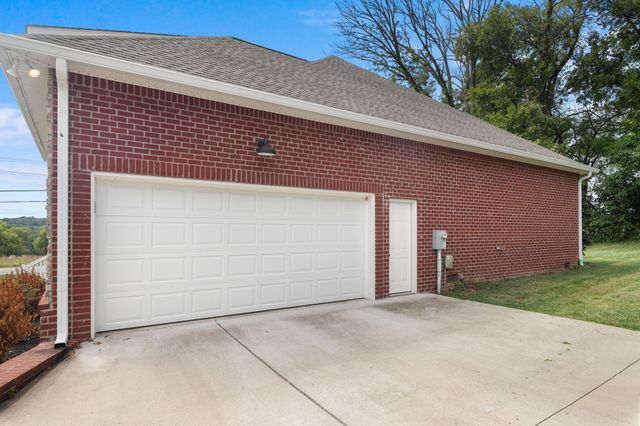 55 Mockingbird Ln, Hartsville, TN 37074