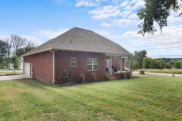 55 Mockingbird Ln, Hartsville, TN 37074