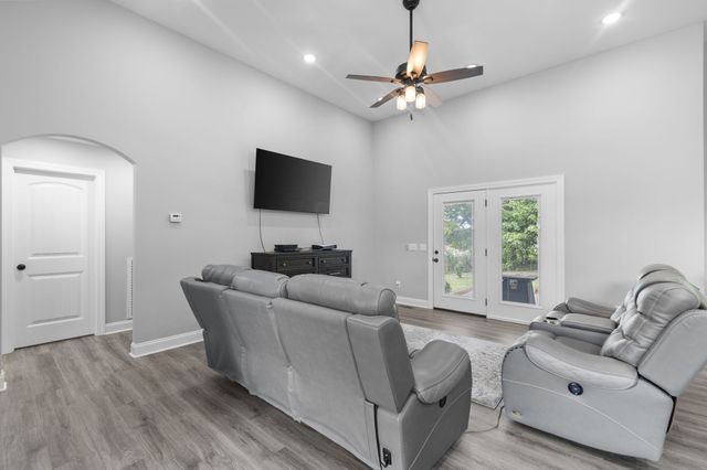 55 Mockingbird Ln, Hartsville, TN 37074