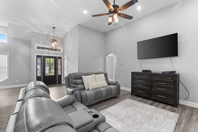 55 Mockingbird Ln, Hartsville, TN 37074