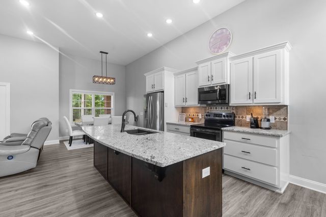 55 Mockingbird Ln, Hartsville, TN 37074