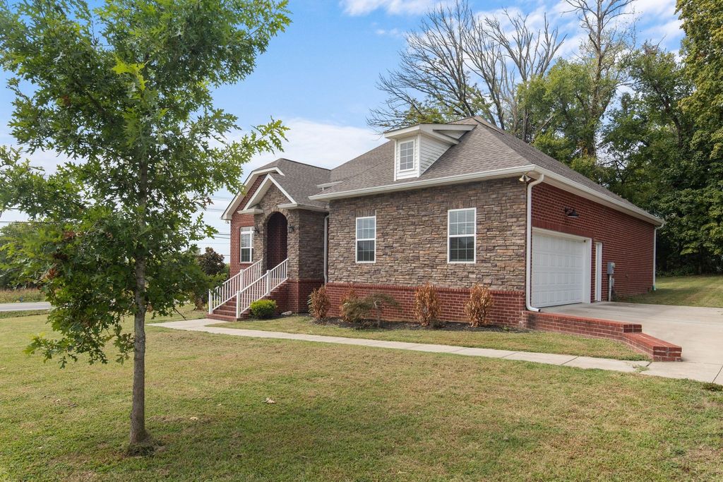 55 Mockingbird Ln, Hartsville, TN 37074
