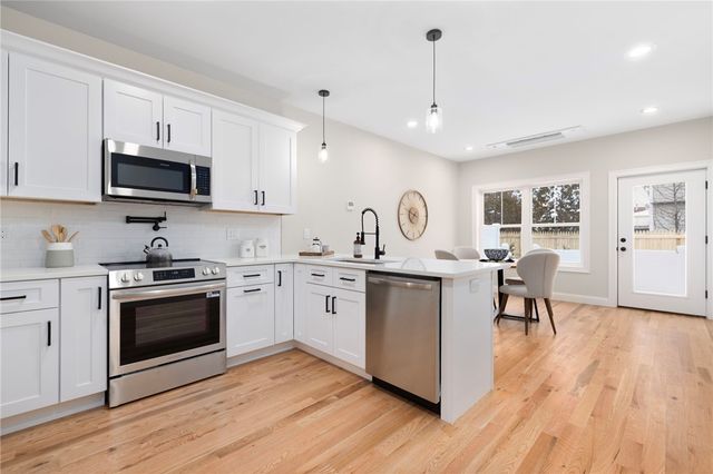 2907 Post Road 3, Warwick, RI 02886