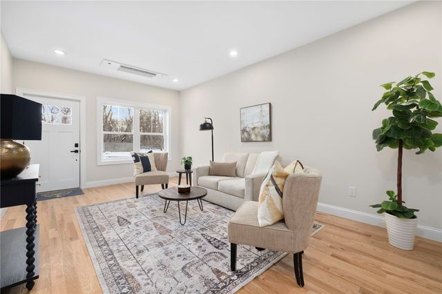 2907 Post Road 3, Warwick, RI 02886