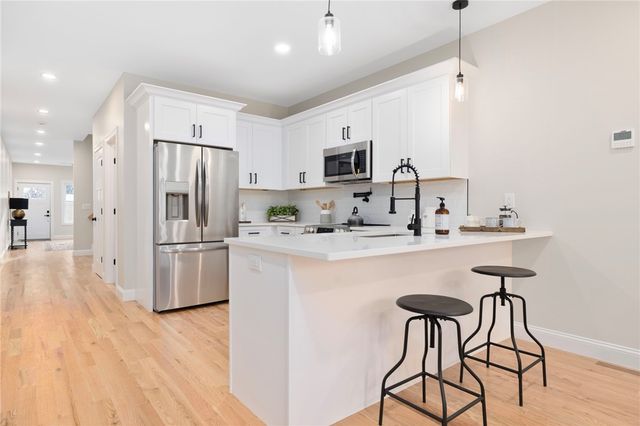 2907 Post Road 3, Warwick, RI 02886