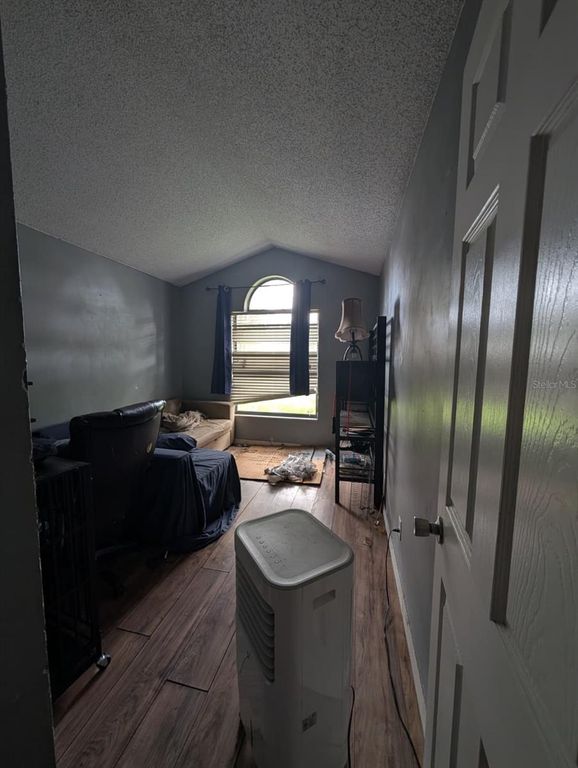Image 8 of property listing at 3486 HILLMONT CIRCLE, Orlando, FL 32817