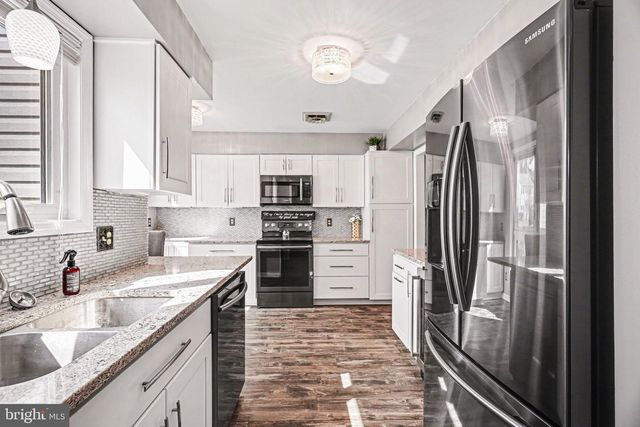 1822 CREEK VIEW DR, New Cumberland, PA 17070