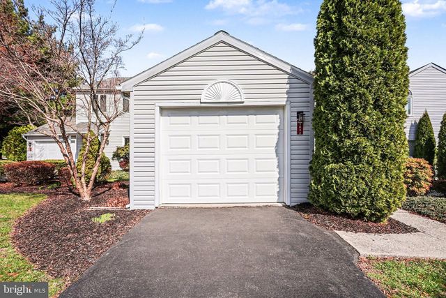 1822 CREEK VIEW DR, New Cumberland, PA 17070