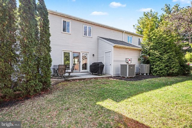 1822 CREEK VIEW DR, New Cumberland, PA 17070