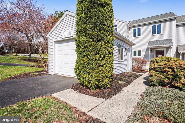 1822 CREEK VIEW DR, New Cumberland, PA 17070