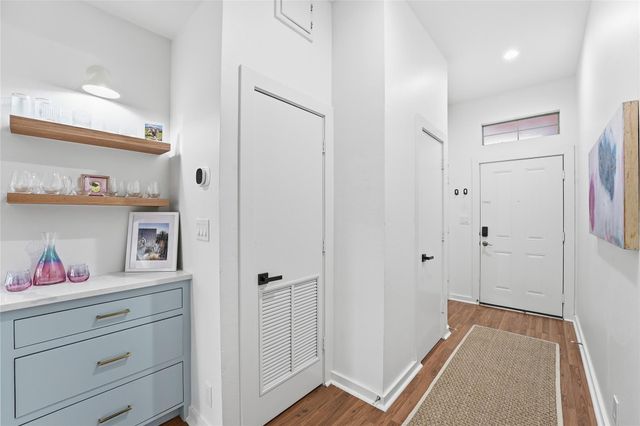 806 Jackson Hill Street 201, Houston, TX 77007