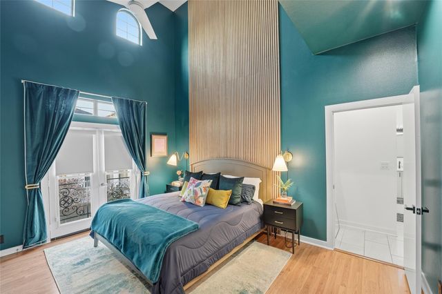 806 Jackson Hill Street 201, Houston, TX 77007