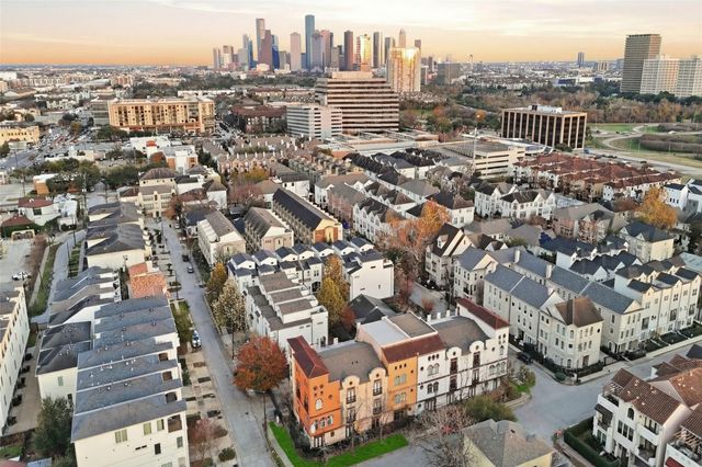 806 Jackson Hill Street 201, Houston, TX 77007