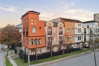 806 Jackson Hill Street 201, Houston, TX 77007