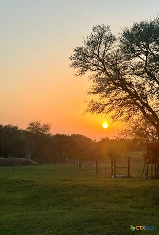 3058 Old Yoakum Road, Cuero, TX 77954