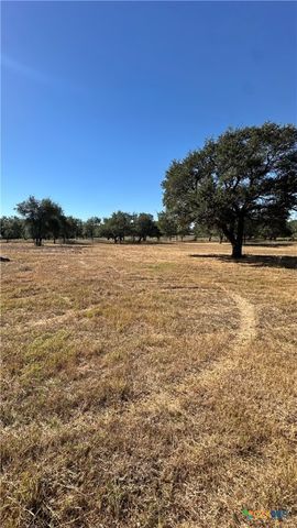 3058 Old Yoakum Road, Cuero, TX 77954