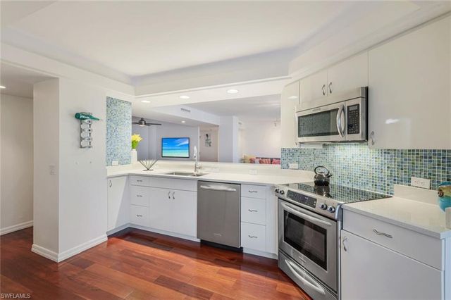 4041 Gulf Shore BLVD N 204, Naples, FL 34103