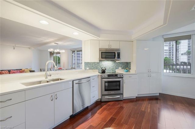 4041 Gulf Shore BLVD N 204, Naples, FL 34103