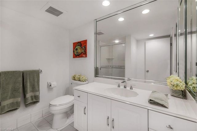 4041 Gulf Shore BLVD N 204, Naples, FL 34103