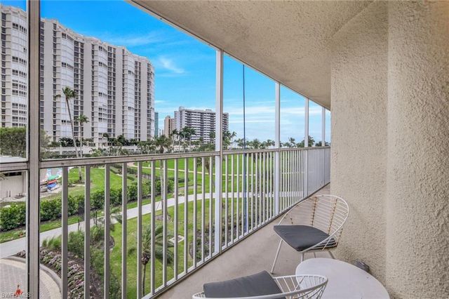 4041 Gulf Shore BLVD N 204, Naples, FL 34103