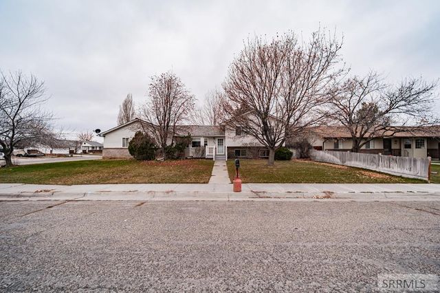 820 S Adam Lane, Idaho Falls, ID 83401