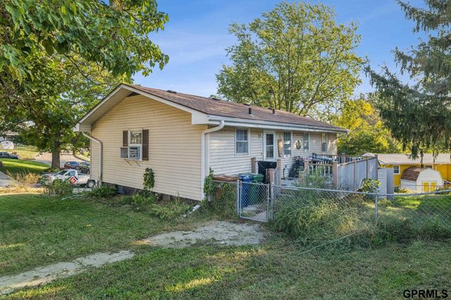 3951 Stephanie Lane, Bellevue, NE 68147