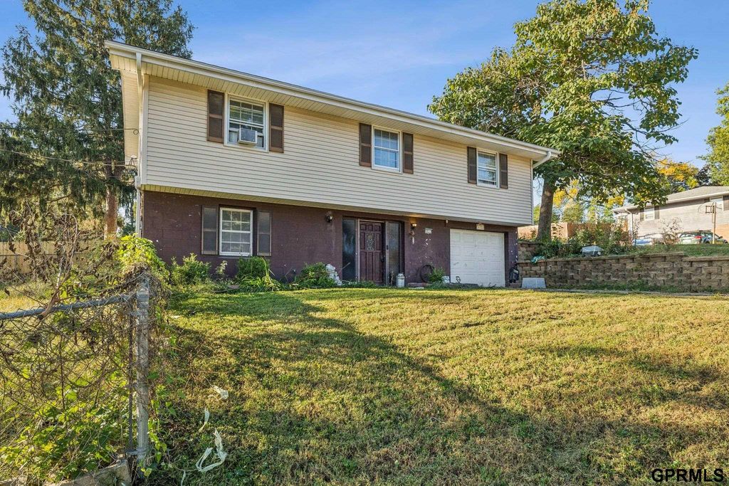 3951 Stephanie Lane, Bellevue, NE 68147