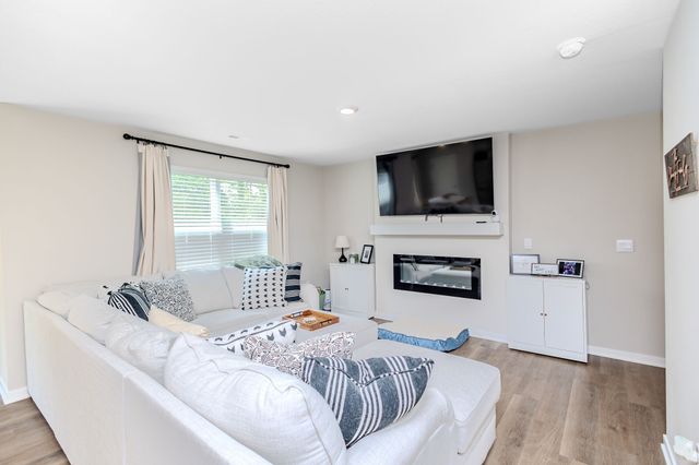 4591 SE Ember Lane, West Des Moines, IA 50265