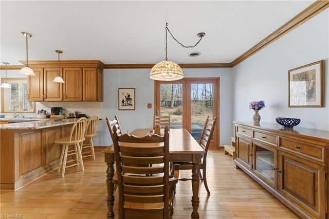 812 Wood Dale Drive, Kernersville, NC 27284