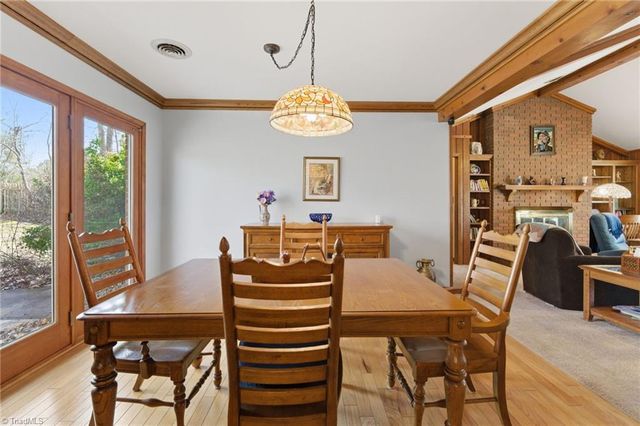 812 Wood Dale Drive, Kernersville, NC 27284