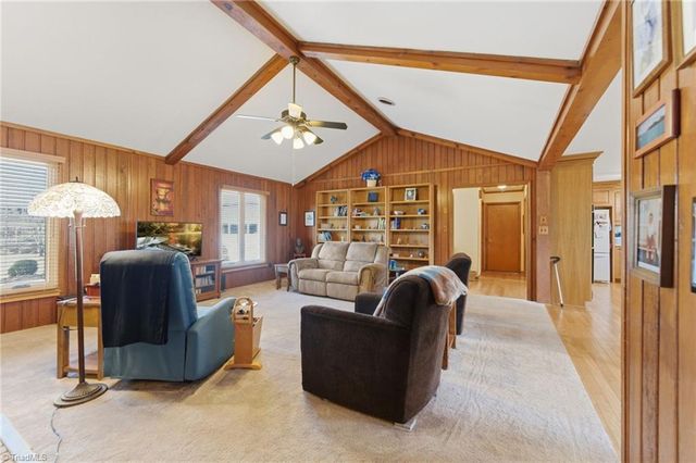 812 Wood Dale Drive, Kernersville, NC 27284