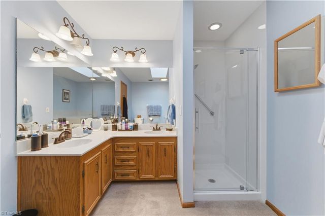 812 Wood Dale Drive, Kernersville, NC 27284