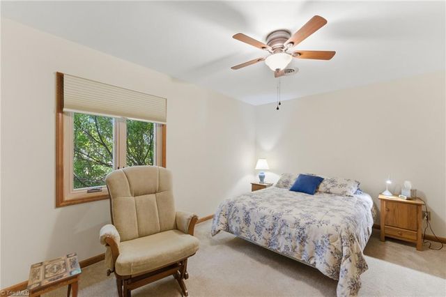 812 Wood Dale Drive, Kernersville, NC 27284