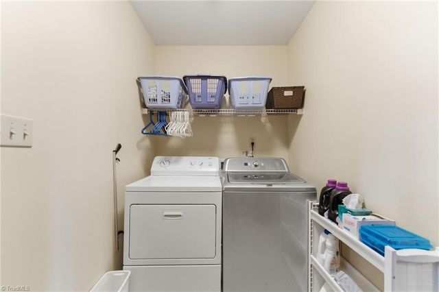 812 Wood Dale Drive, Kernersville, NC 27284