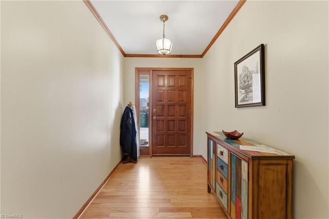 812 Wood Dale Drive, Kernersville, NC 27284