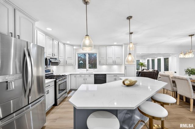 3113 W SUMMERBEND Court, Peoria, IL 61615