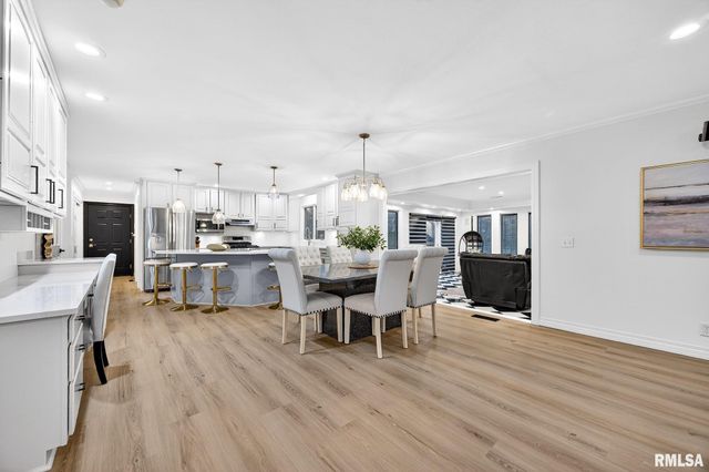 3113 W SUMMERBEND Court, Peoria, IL 61615