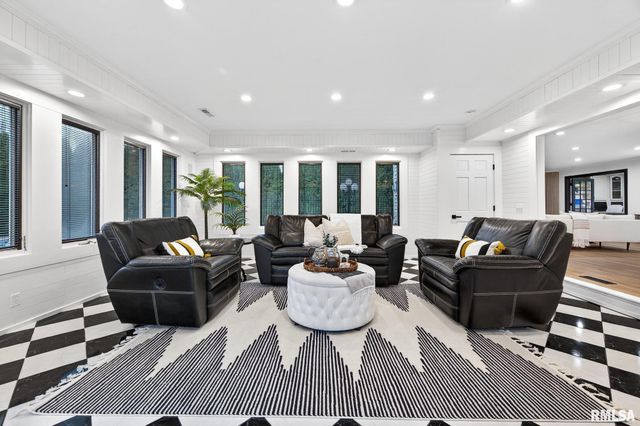 3113 W SUMMERBEND Court, Peoria, IL 61615