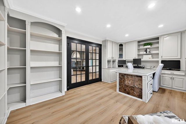 3113 W SUMMERBEND Court, Peoria, IL 61615