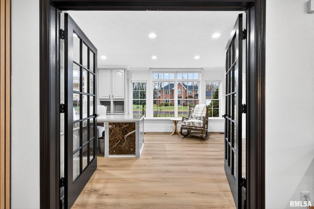 3113 W SUMMERBEND Court, Peoria, IL 61615