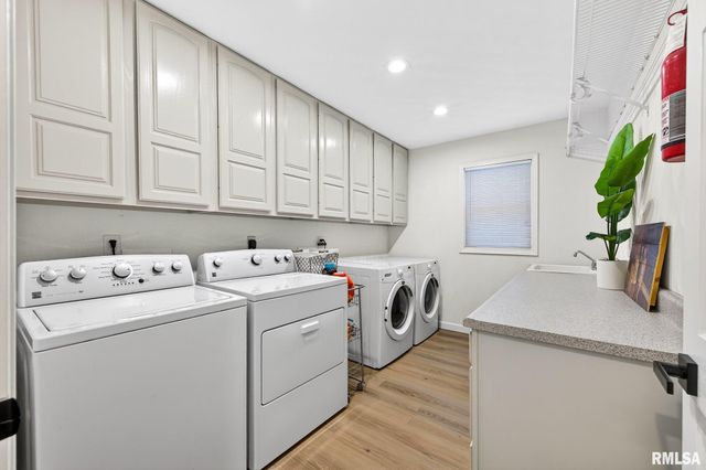 3113 W SUMMERBEND Court, Peoria, IL 61615