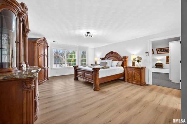 3113 W SUMMERBEND Court, Peoria, IL 61615