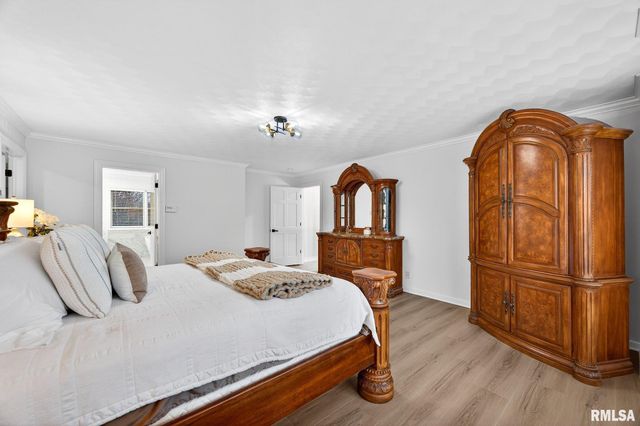 3113 W SUMMERBEND Court, Peoria, IL 61615