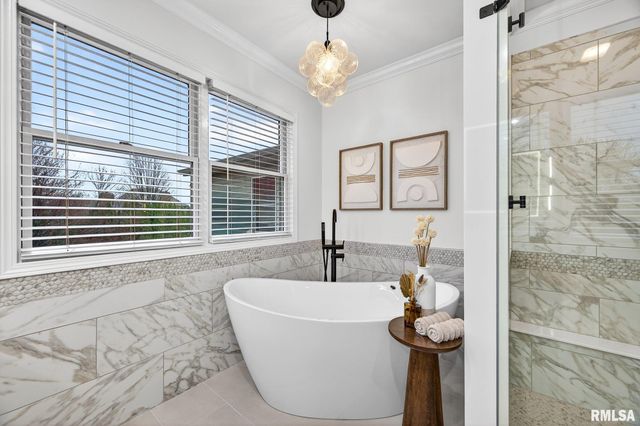 3113 W SUMMERBEND Court, Peoria, IL 61615