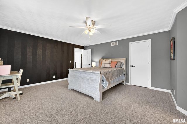 3113 W SUMMERBEND Court, Peoria, IL 61615